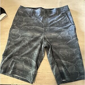 HUK Men's Fish Market Swim Shorts size 30